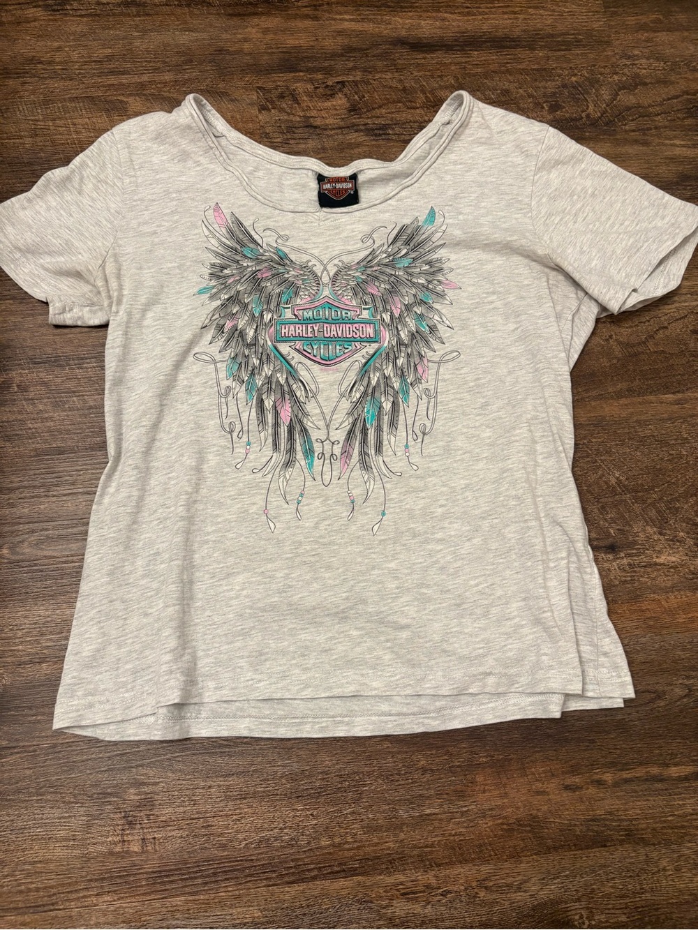 Harley-Davidson Light Gray Tee with Teal and Pink Wing Graphic Vintage